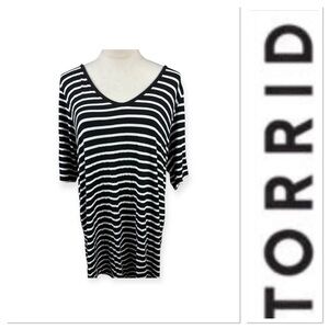 Torrid super soft black and white stripe knit  top size 2-2X/18-20